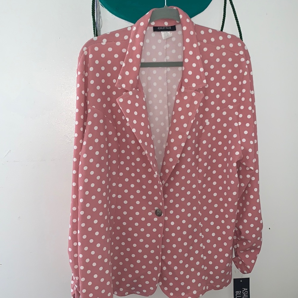 Polkadot blazer NWT size 3x has stretch